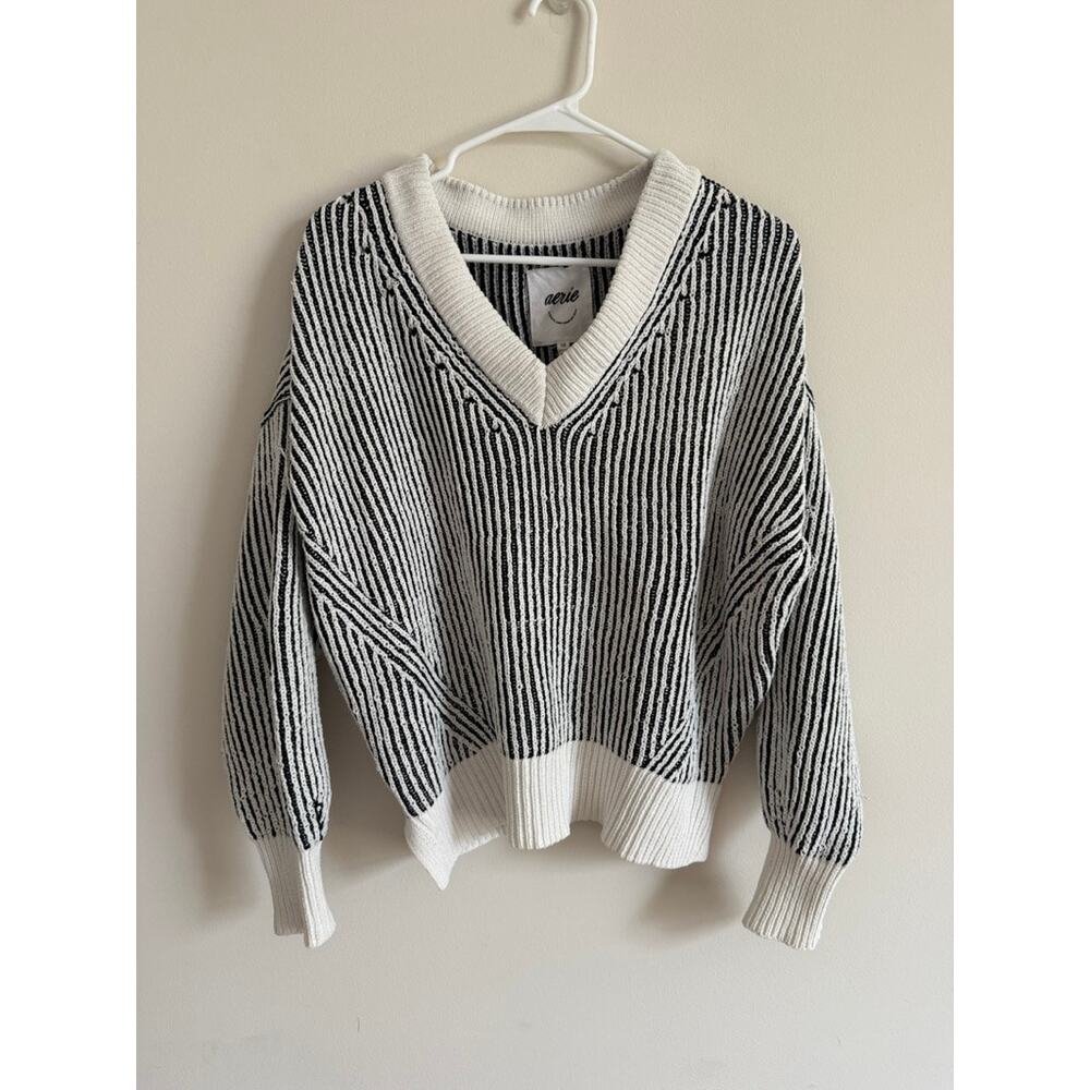 Aerie V-Neck Black and White Sweater